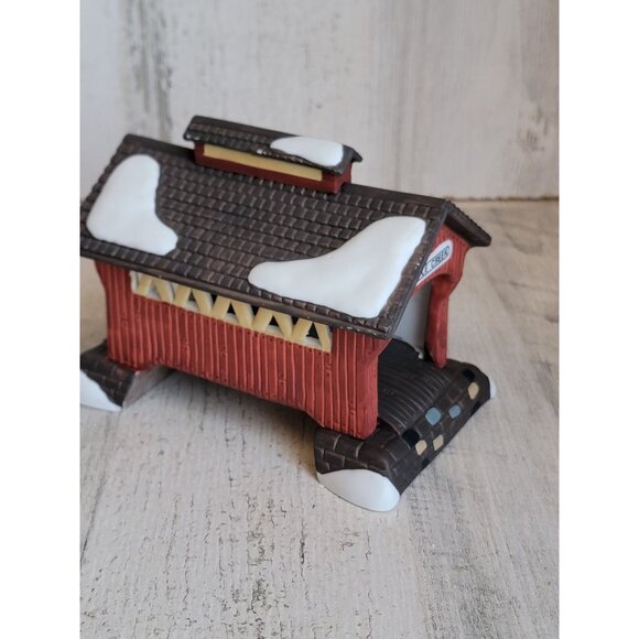 Dept 56 Maple creek red covered bridge xmas figure decor - Picture 4 of 6